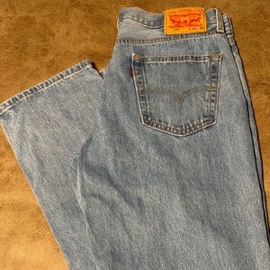 Levi's 550 Men's Light Stonewash Blue Relaxed Fit Jeans